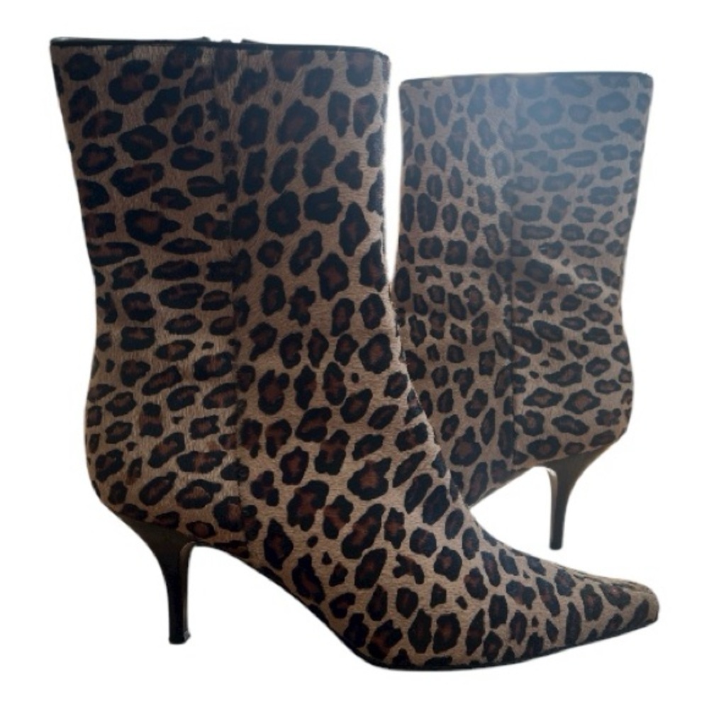 Casual Corner Calf hair leopard print boots with heels size 8 NWOT